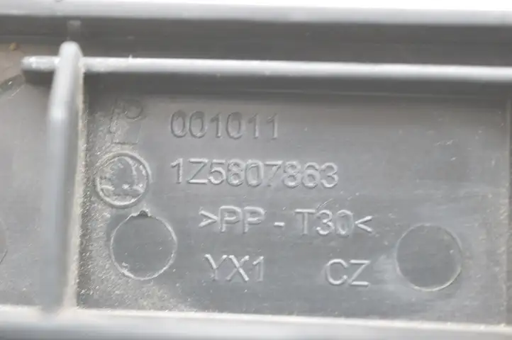 Skoda Octavia Mk2 (1Z) (2004 - 2013) 1Z5807863001011 Кронштейн угловой части бампера — фото 6