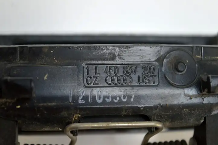 Audi A6 S6 C6 4F (2004 - 2008) 4F0837207 Наружная ручка двери — фото 4