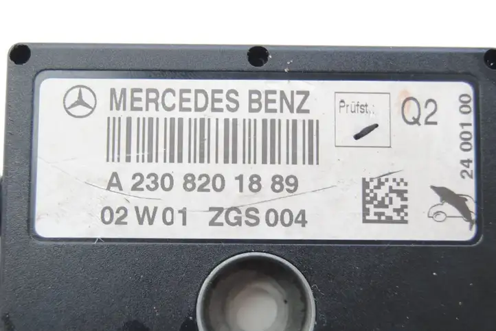 Mercedes-Benz SL R230 (2001 - 2012) A2308201889 Усилитель антенны — фото 2