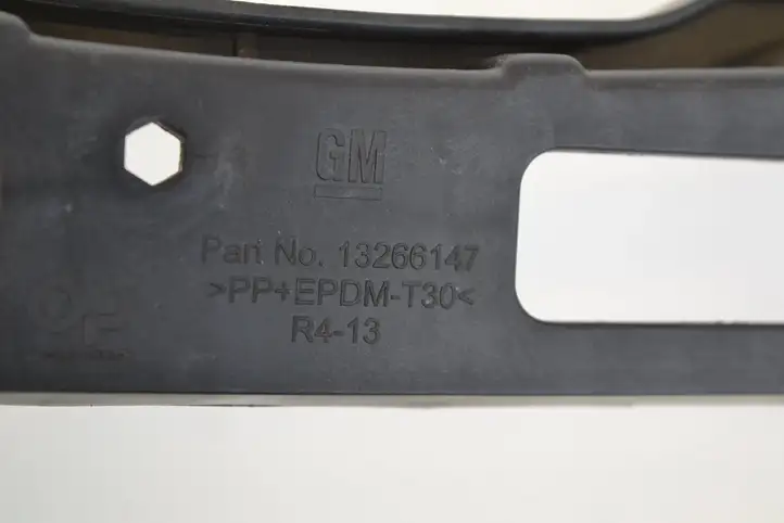 Opel Astra J (2009 - 2012) 13266147 Кронштейн заднего бампера — фото 4