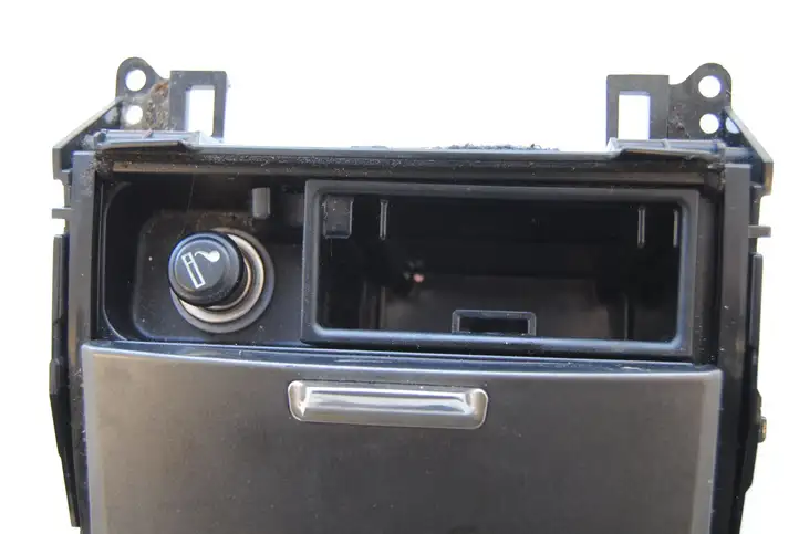 Lexus IS 220D-250-350 (2005 - 2010) 1A421032G Передняя пепельница — фото 2