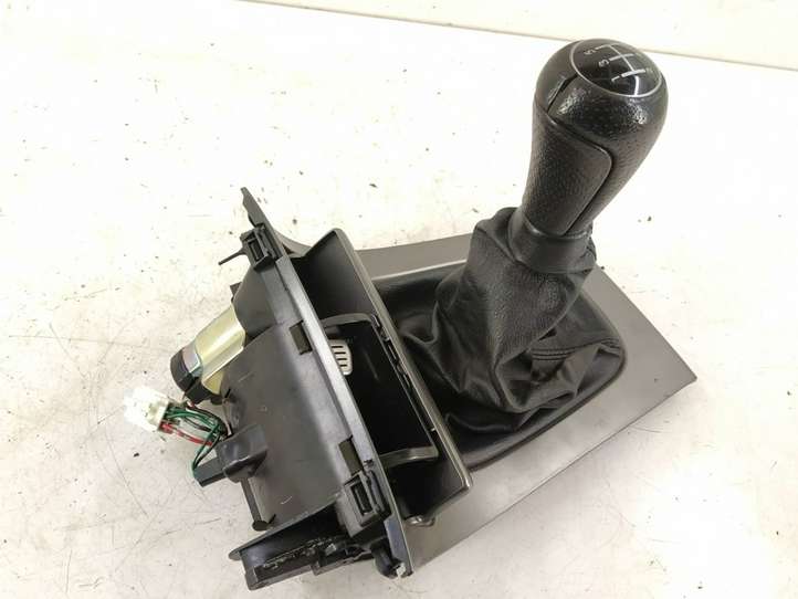 Subaru Legacy (2003 - 2009)   Отделка рычага переключения передач (кожа, головка)