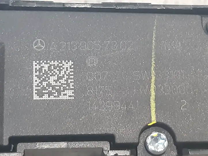 Mercedes-Benz C AMG W205 (2014 - ) A2139057302 Включатель обогрева — фото 2