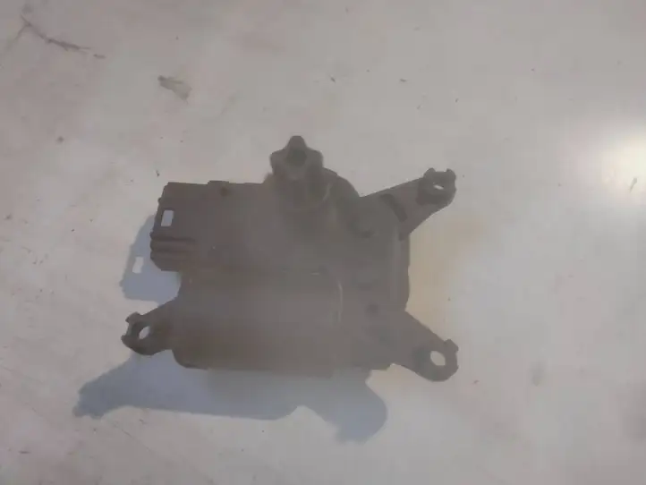 Opel Astra H (2004 - 2009) 52406339 Двигатель задвижки потока воздуха — фото 2