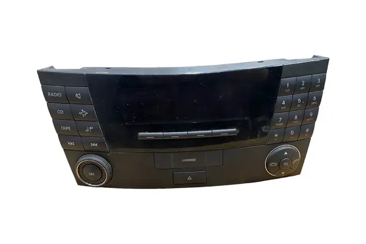 Mercedes-Benz E W211 (2002 - 2009) A2118200879 Магнитола / мультимедийная система — фото 1