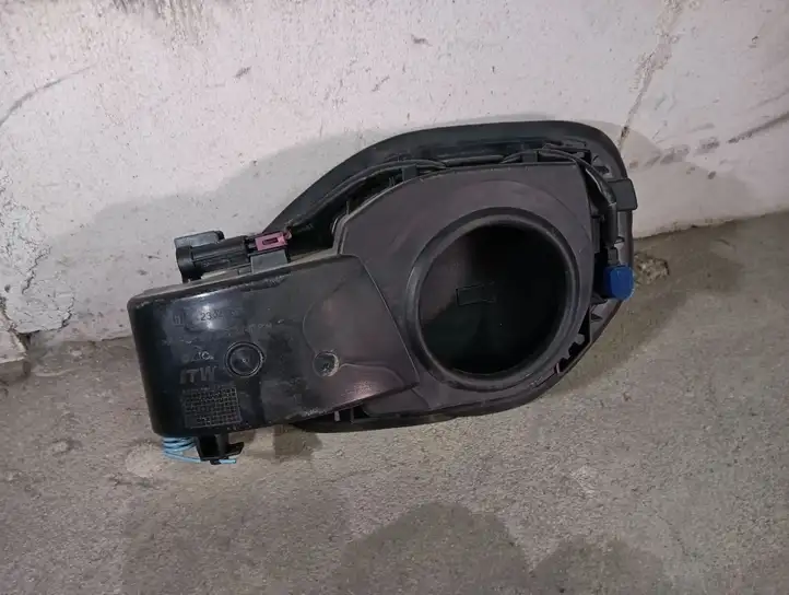Chevrolet Volt II (2015 - ) 23322683 Крышка зарядного разъема — фото 3
