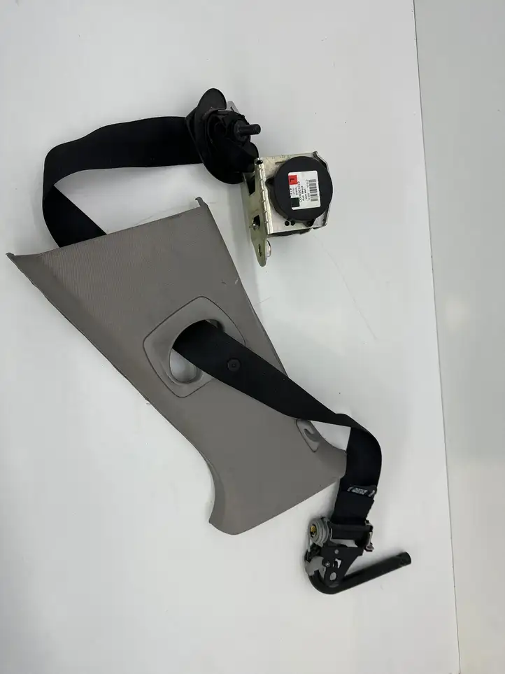 BMW 5 F10 F11 (2009 - 2016) 610126300C Передний ремень безопасности — фото 1