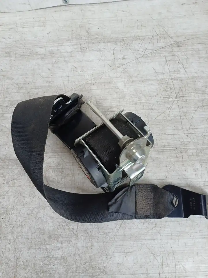 Opel Astra H (2004 - 2009) 560834901 Передний ремень безопасности — фото 5