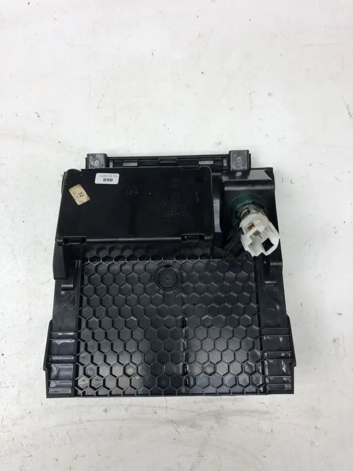 Skoda Superb B6 (3T) (2008 - 2015) Пепельница — фото 3