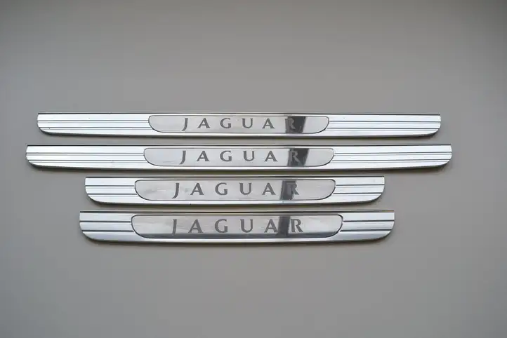 Jaguar XJ X350 (2003 - 2009) 2W93F13228AB Внутренняя обшивка порога (комплект) — фото 1