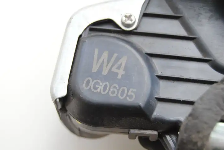 Toyota Avensis T270 (2009 - 2012) 240G0605 Замок ручки двери — фото 3