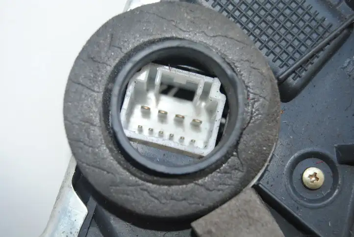 Toyota Corolla E120 E130 (2000 - 2004) Замок ручки двери — фото 2