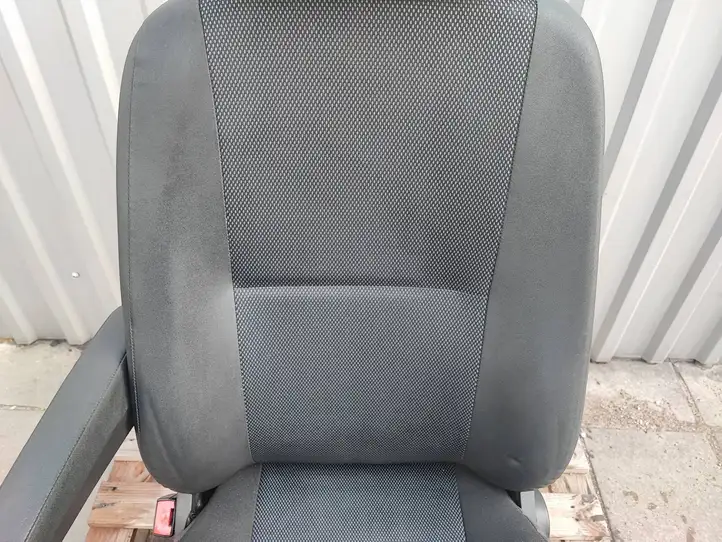 Mercedes-Benz Sprinter W906 (2006 - 2018) Переднее сиденье водителя — фото 3