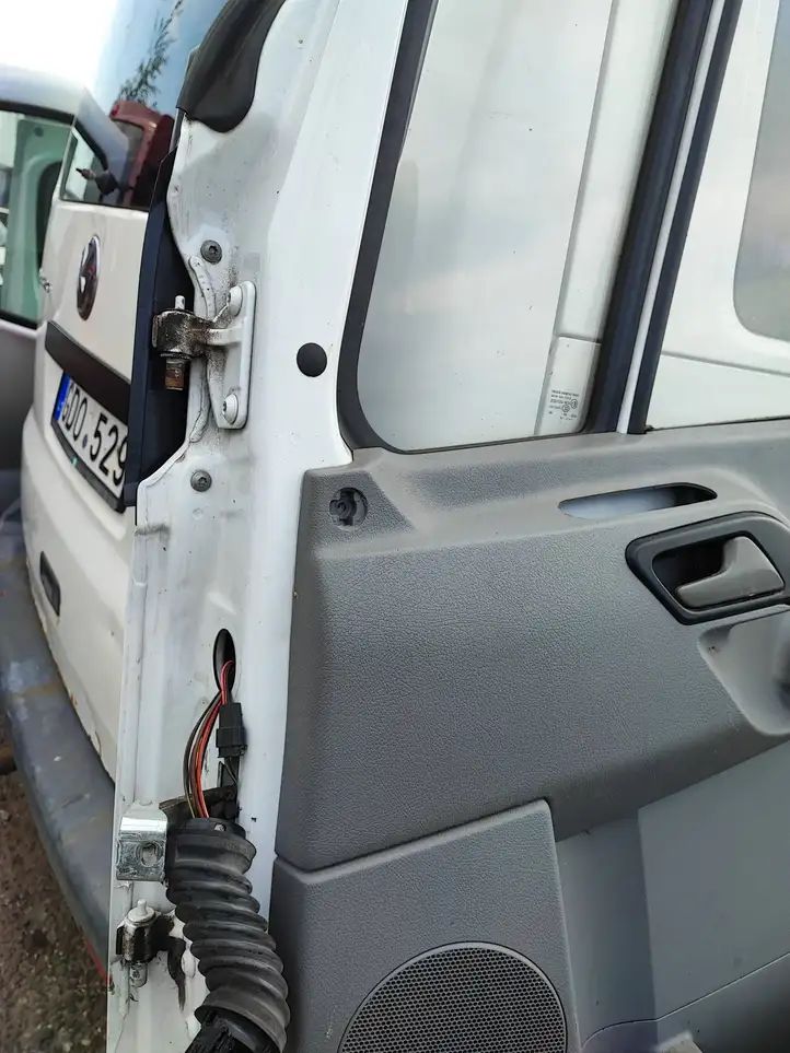 Mercedes-Benz Sprinter W906 (2006 - 2018) Дверь — фото 10