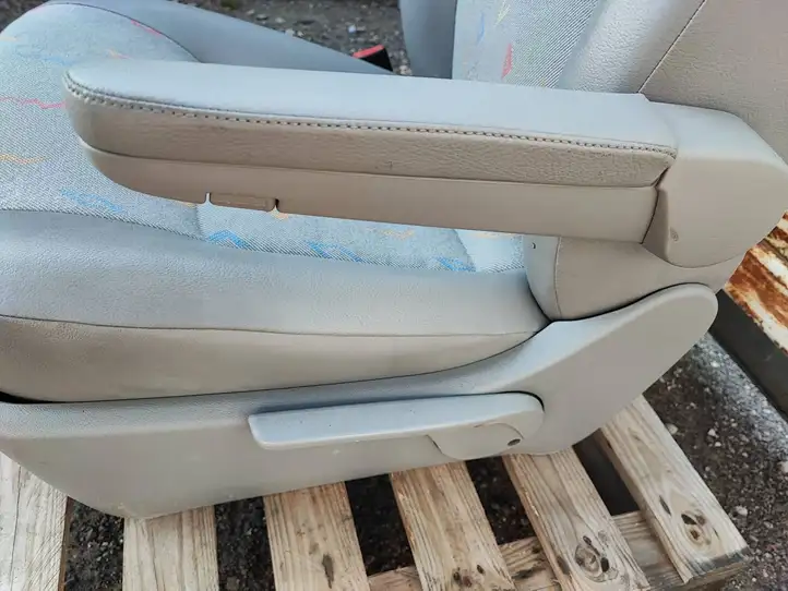 Volkswagen Transporter - Caravelle T5 (2003 - 2009) Переднее сиденье водителя — фото 8
