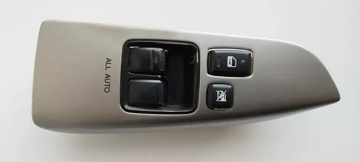 Toyota Land Cruiser (J120) (2002 - 2009) 8404060040 Блок кнопок стеклоподъемников — фото 1