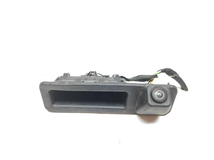 BMW 5 G30 G31 (2016 - )  7381868 Ручка задней крышки