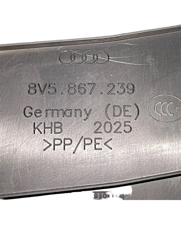 Audi A3/S3 8V (2016 - 2020) 8V5867239 Нижняя обшивка стойки B — фото 4