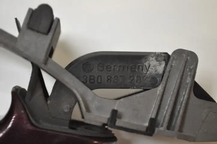 Skoda Octavia Mk2 (1Z) (2004 - 2013) 1U0837885B Наружная ручка двери — фото 5