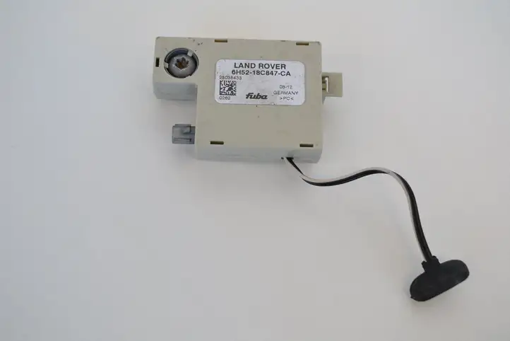 Land Rover Freelander 2 - LR2 (2006 - 2010) 6H5218C847CA Усилитель антенны — фото 5