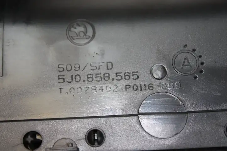 Skoda Fabia Mk1 (6Y) (1999 - 2007) 5J08588565 Обшивка рулевой колонки — фото 5