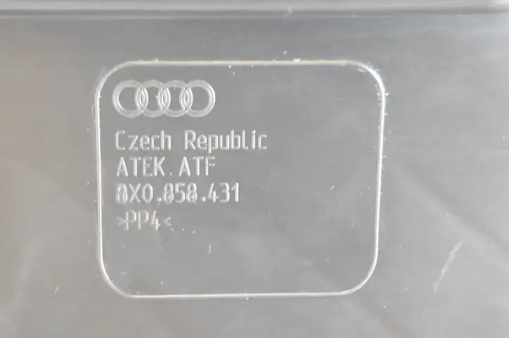 Audi A1 (2010 - 2014) 8X0858431 Воздушная решетка панели — фото 4