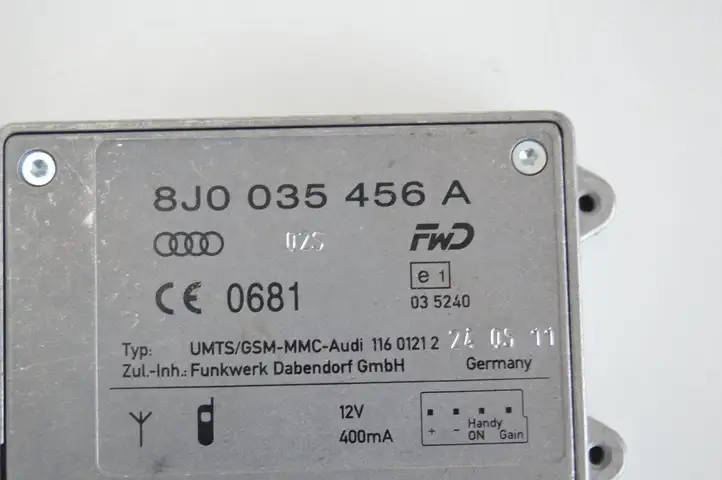 Audi A1 (2010 - 2014) 8J0035456A Усилитель антенны — фото 2