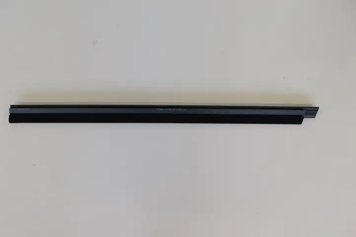 BMW 7 F01 (2008 - 2016) 51357206452 Накладка стекла задней двери — фото 2