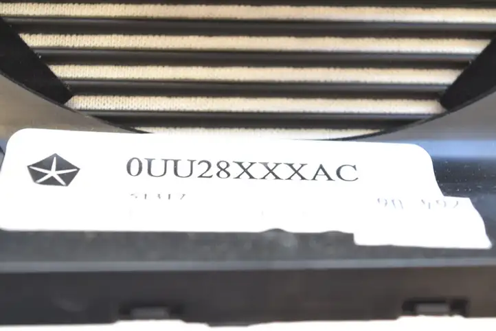 Chrysler 300 - 300C (2005 - 2011) 0UU28XXXAC Обшивка рулевой колонки — фото 4