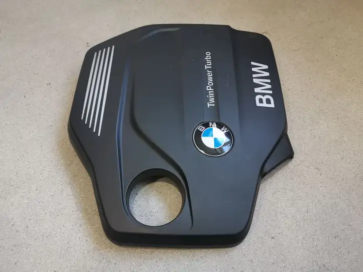 BMW 3 F30 F35 F31 (2012 - 2018) 8514202 Крышка двигателя декоративная — фото 1