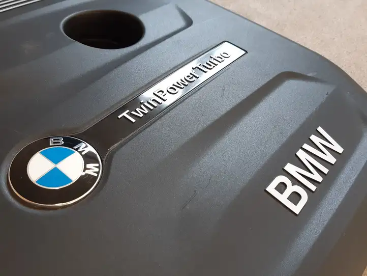 BMW 3 F30 F35 F31 (2012 - 2018) 8602967 Крышка двигателя декоративная — фото 5