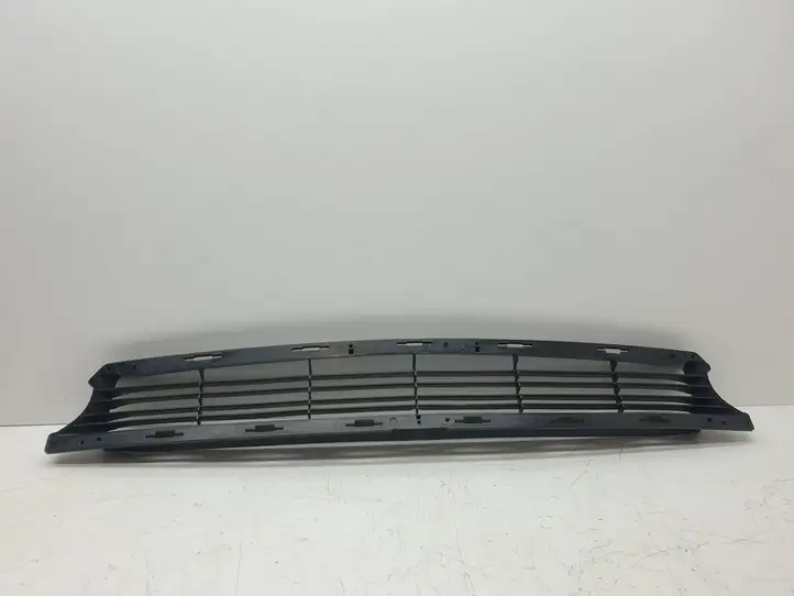Tesla Model X (2015 - 2021) 104773400F Нижняя решетка переднего бампера — фото 1
