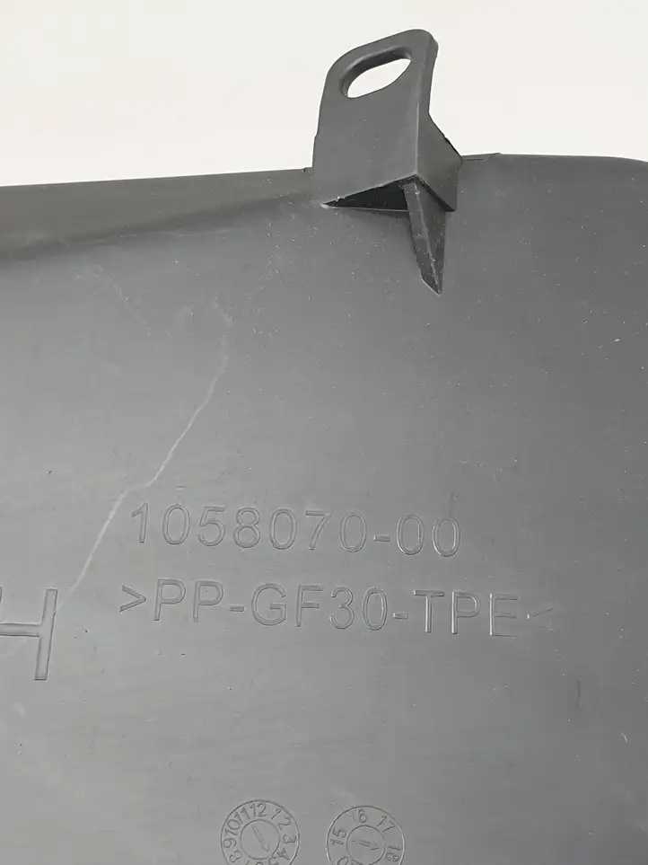 Tesla Model S (2016 - 2021) 105807000C Дефлектор воздуха — фото 3