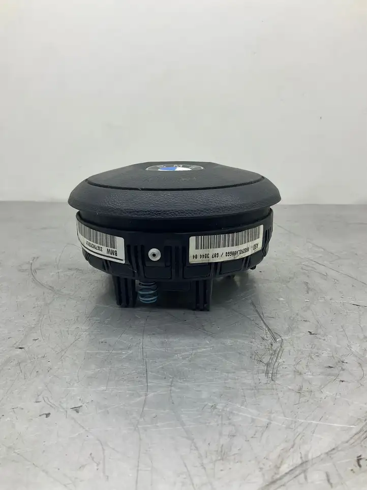 BMW 5 E60 E61 (2004 - 2010) 6067304 Подушка безопасности руля — фото 2