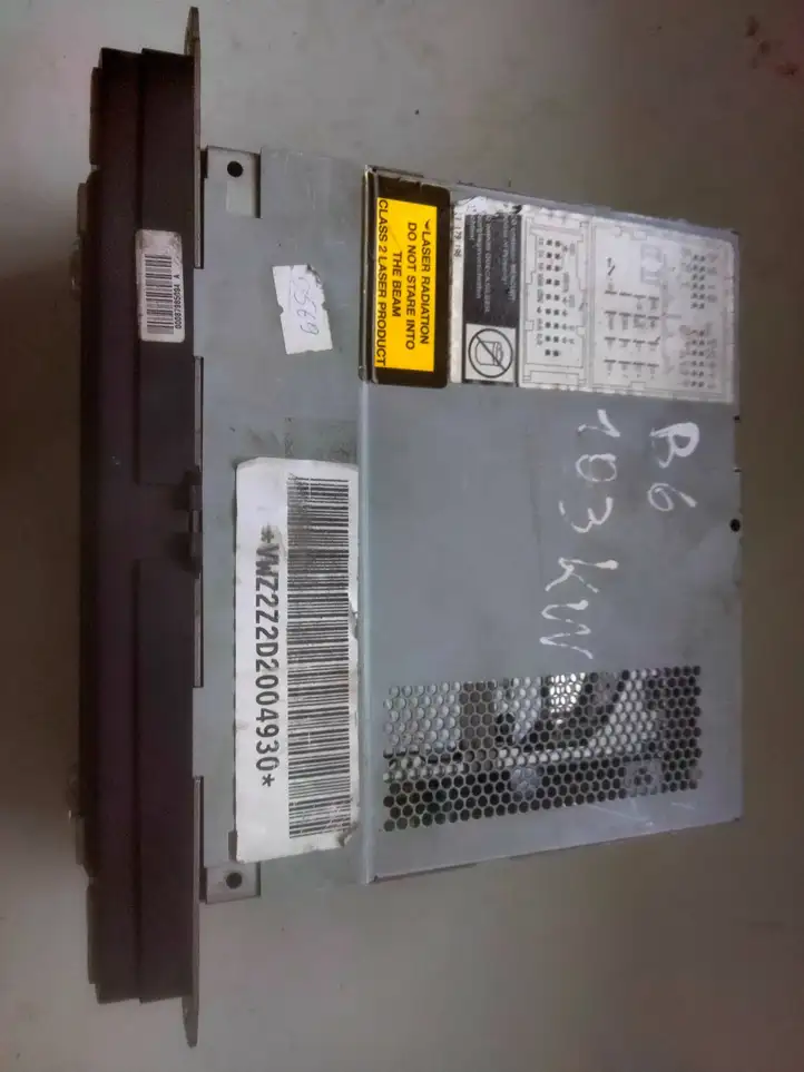 Volkswagen PASSAT B6 (2005 - 2010) 1K0035186J Магнитола / мультимедийная система — фото 4