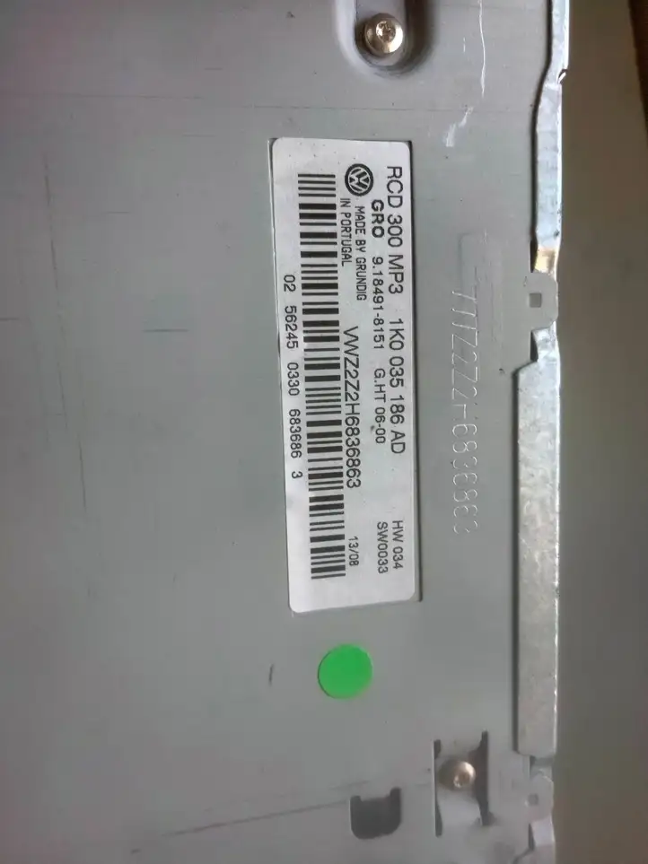Volkswagen PASSAT B6 (2005 - 2010) 1K0035186AD Магнитола / мультимедийная система — фото 4