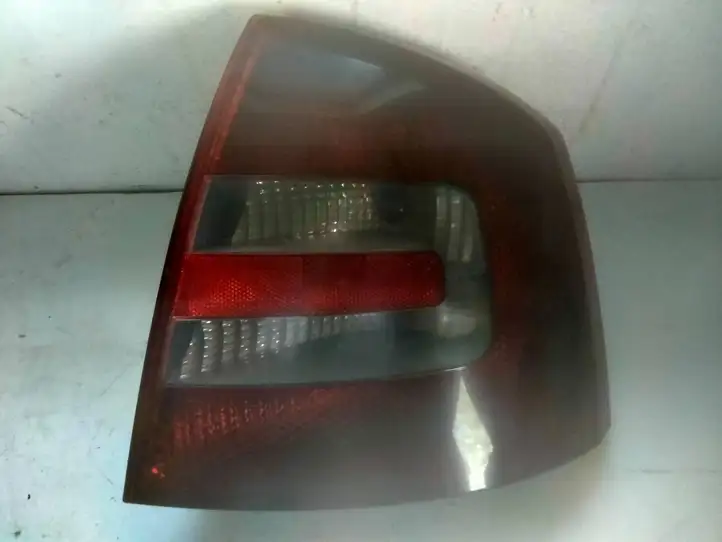 Skoda Octavia Mk2 (1Z) (2004 - 2013) 1Z5945096A Задний фонарь в кузове — фото 1