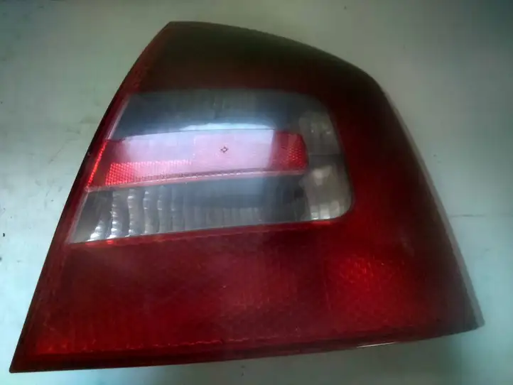 Skoda Octavia Mk2 (1Z) (2004 - 2013) 1Z5945096A Задний фонарь в кузове — фото 2