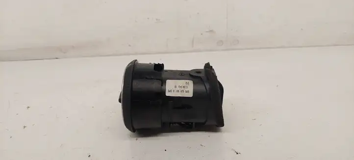 Audi A3/S3 8P (2003 - 2005) 04945004 Боковой воздушный дефлектор — фото 2