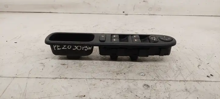 Peugeot 307 CC (2001 - 2005) 53269700 Блок кнопок стеклоподъемников — фото 2