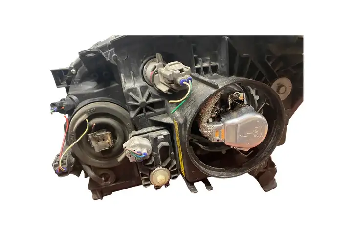 Toyota Avensis T250 (2006 - 2009) 8596724010 Передняя фара — фото 4
