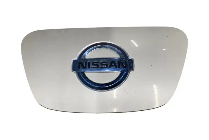 Nissan Leaf I (ZE0) (2010 - 2017) Крышка зарядного разъема — фото 1