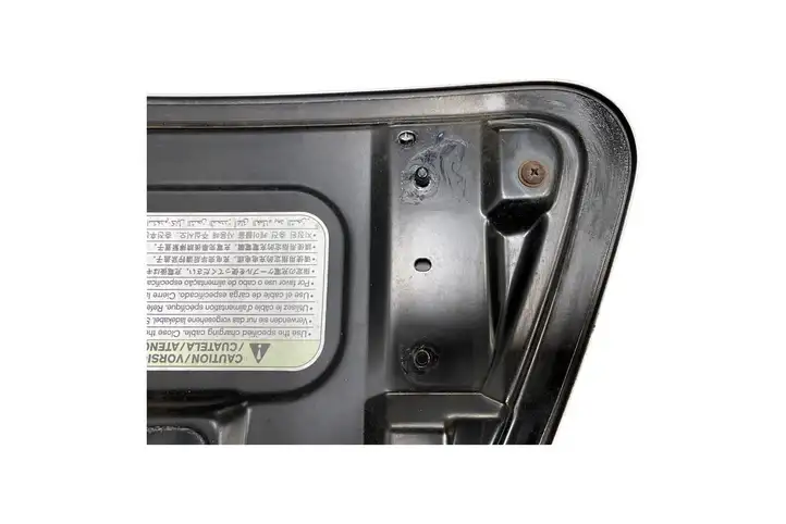 Nissan Leaf I (ZE0) (2010 - 2017) Крышка зарядного разъема — фото 4