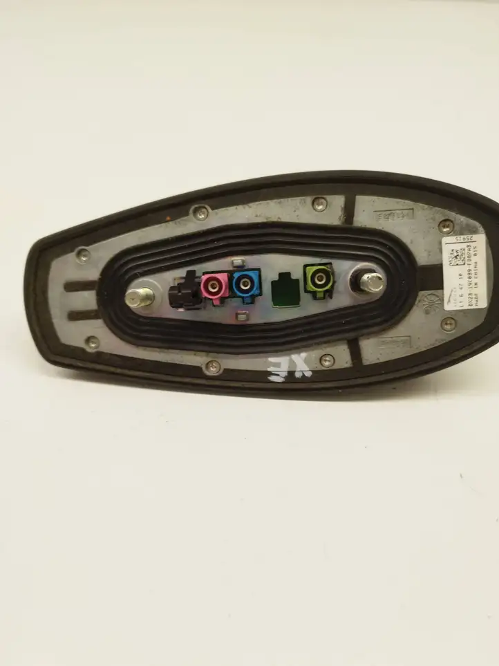 Jaguar XE (2014 - 2019) DX2319C089FD GPS антенна — фото 4