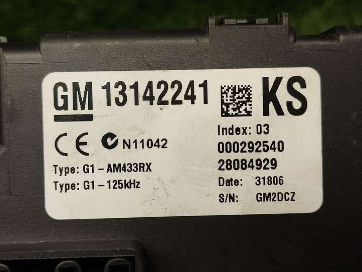 Opel Corsa D (2006 - 2010)  13142241KS Блок управления питанием