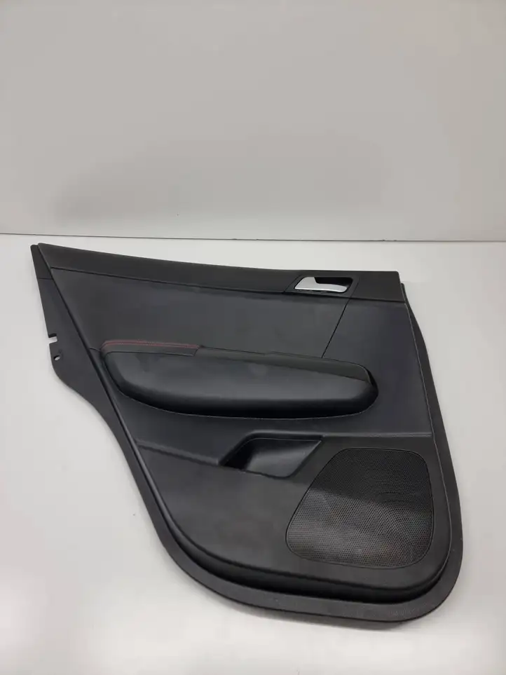 Kia Sportage (2018 - 2021) M83310F1000 Обшивка задней двери — фото 1