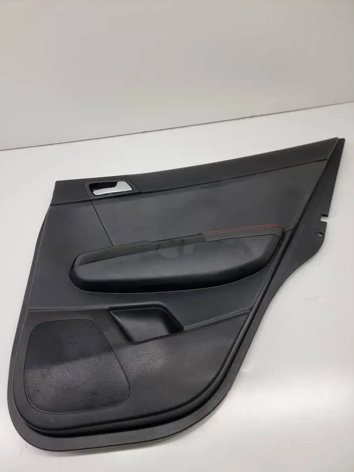Kia Sportage (2018 - 2021) M83320F1000 Обшивка задней двери — фото 1
