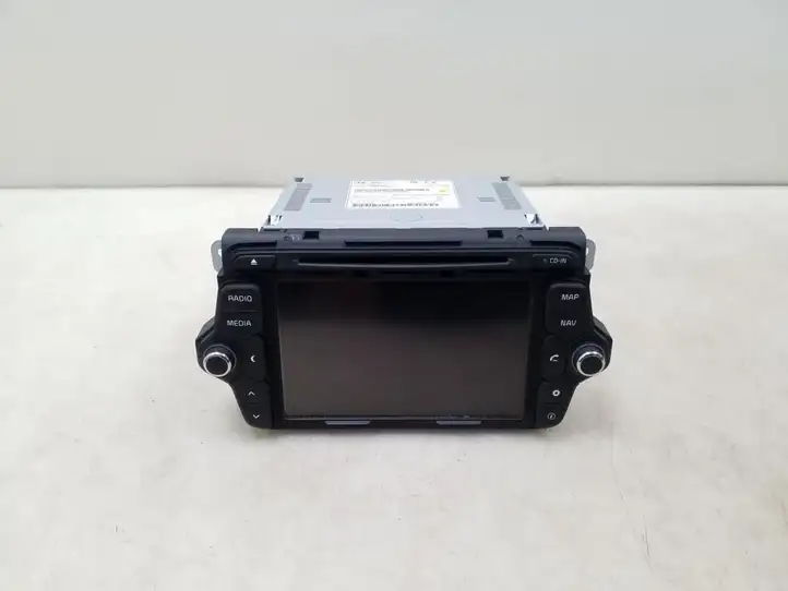 Kia Ceed (2015 - 2018) 96560A2100WK Магнитола / мультимедийная система — фото 1