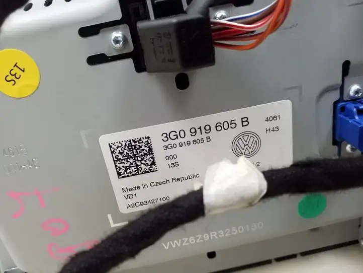 Volkswagen Golf VII (2013 - 2019) 3G0919605B Дисплей — фото 5
