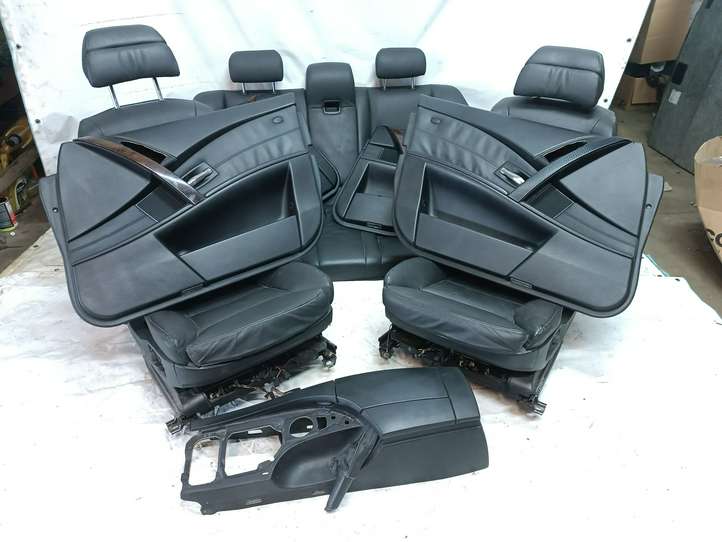 BMW 5 E60 E61 (2004 - 2010)   Комплект отделки дверей
